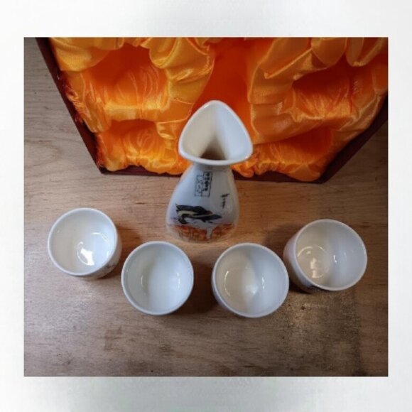 Ceramic Japanese 5 piece sake set new in box - Picture 4 of 5